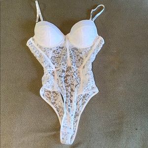 Lace underwire body suit